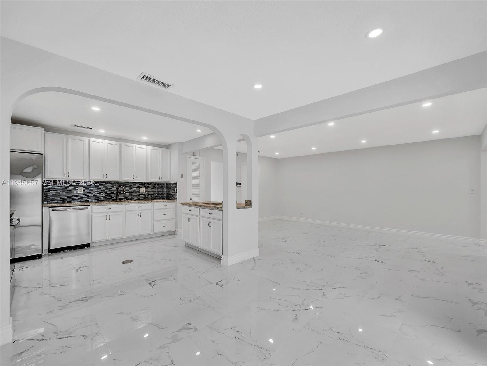 10251 NW 39th Ct, Coral Springs FL 33065
