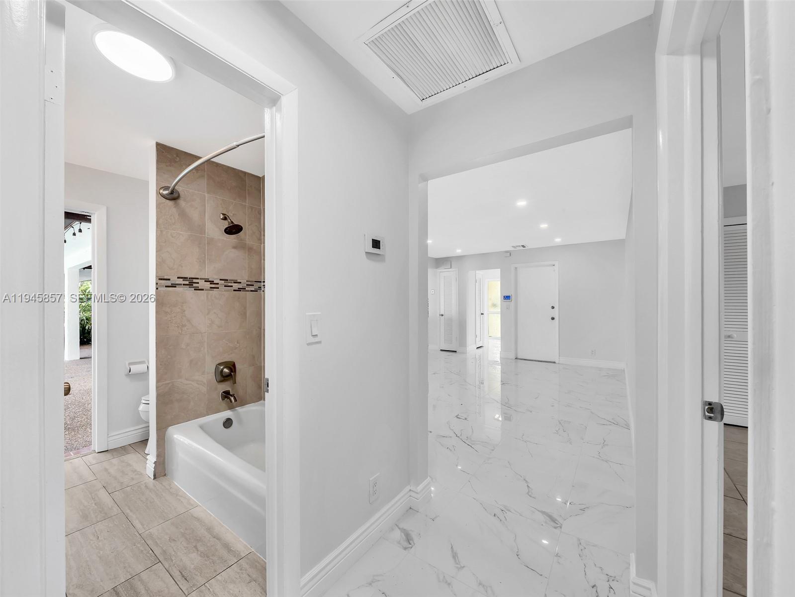 10251 NW 39th Ct, Coral Springs FL 33065