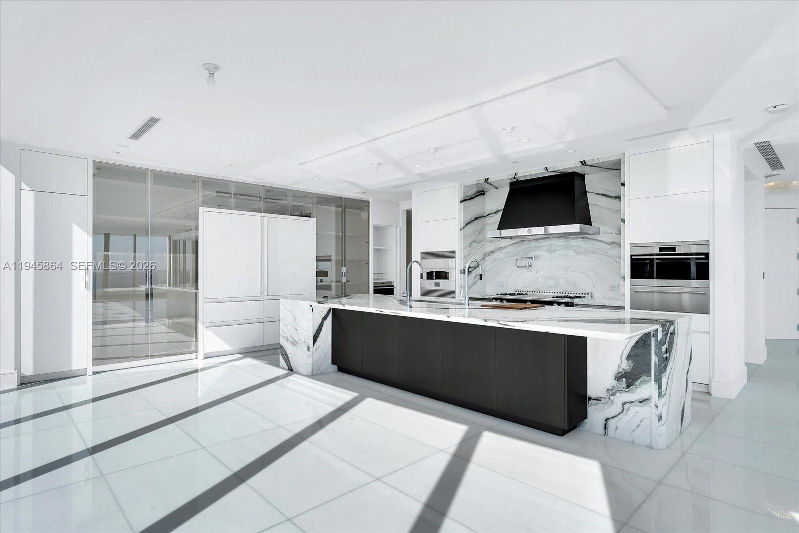 17975 Collins Ave #N1801, Sunny Isles Beach FL 33160