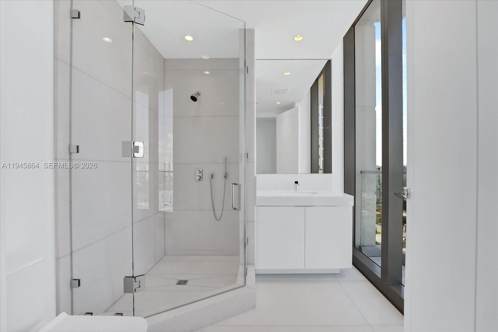 17975 Collins Ave #N1801, Sunny Isles Beach FL 33160