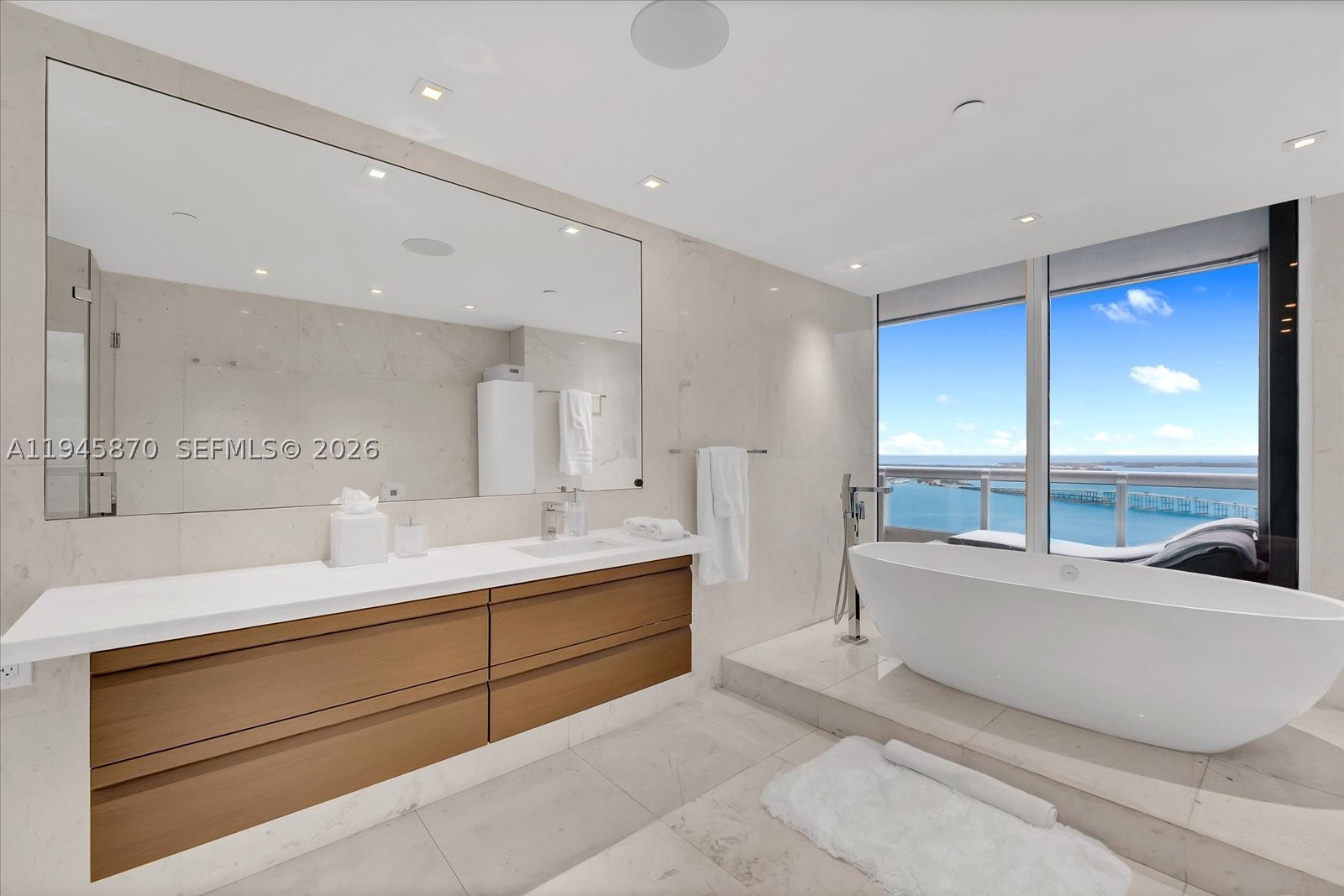 1643 Brickell Ave #3904, Miami FL 33129