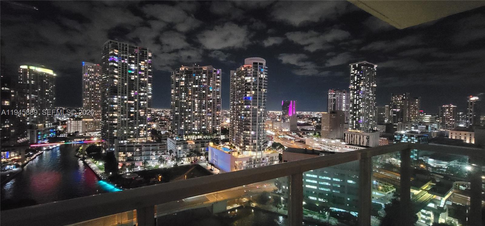 31 SE 5th St #2711, Miami FL 33131