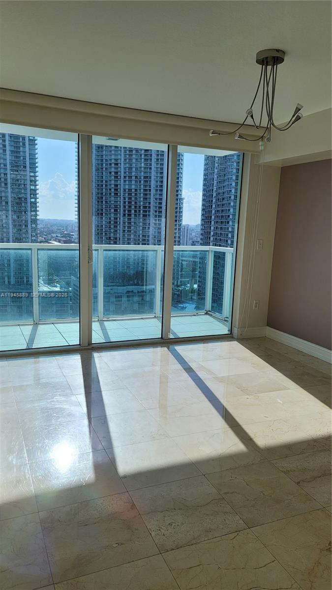 31 SE 5th St #2711, Miami FL 33131