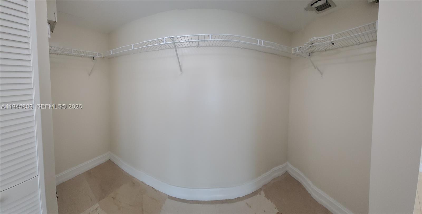 31 SE 5th St #2711, Miami FL 33131