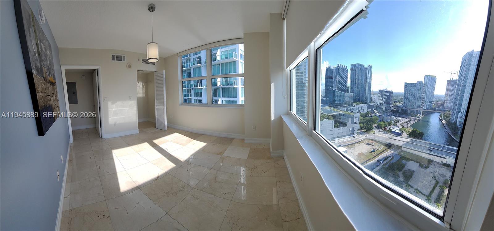 31 SE 5th St #2711, Miami FL 33131