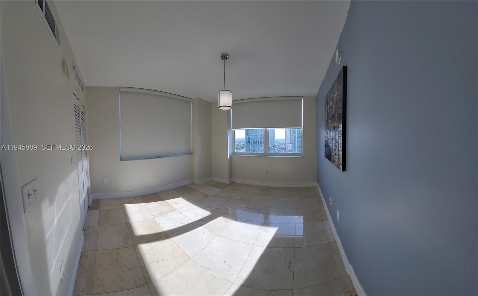 31 SE 5th St #2711, Miami FL 33131