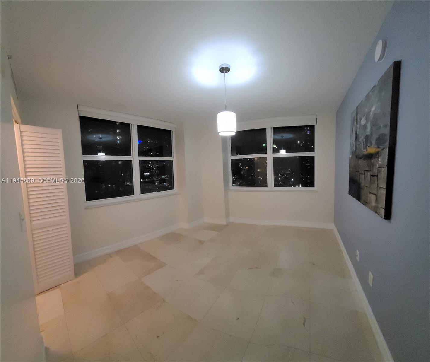 31 SE 5th St #2711, Miami FL 33131