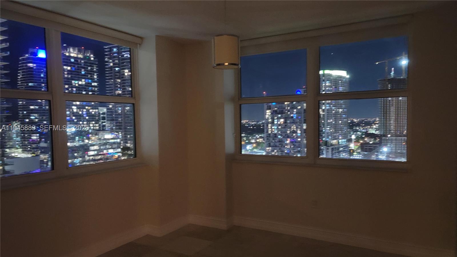 31 SE 5th St #2711, Miami FL 33131