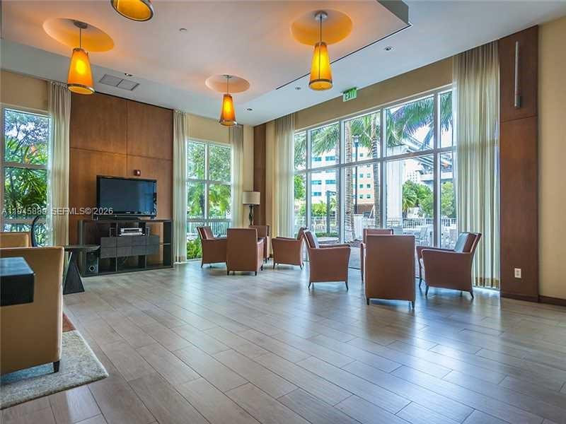 31 SE 5th St #2711, Miami FL 33131