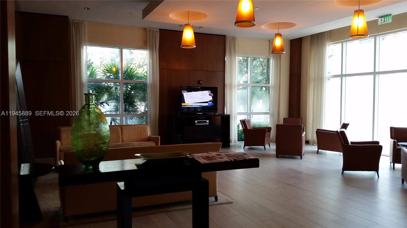 31 SE 5th St #2711, Miami FL 33131