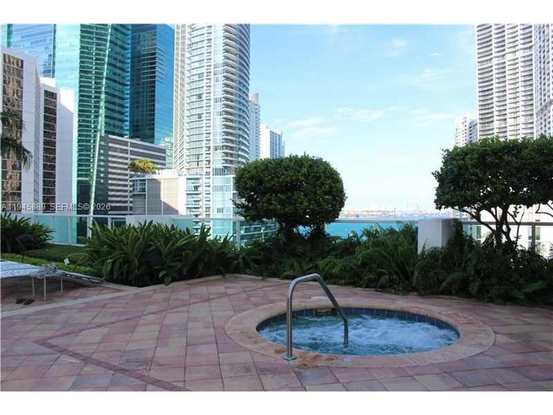 31 SE 5th St #2711, Miami FL 33131