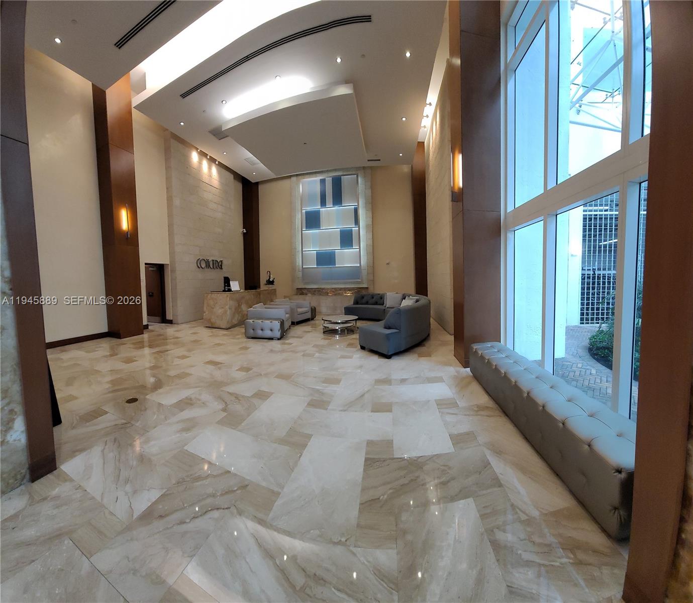 31 SE 5th St #2711, Miami FL 33131