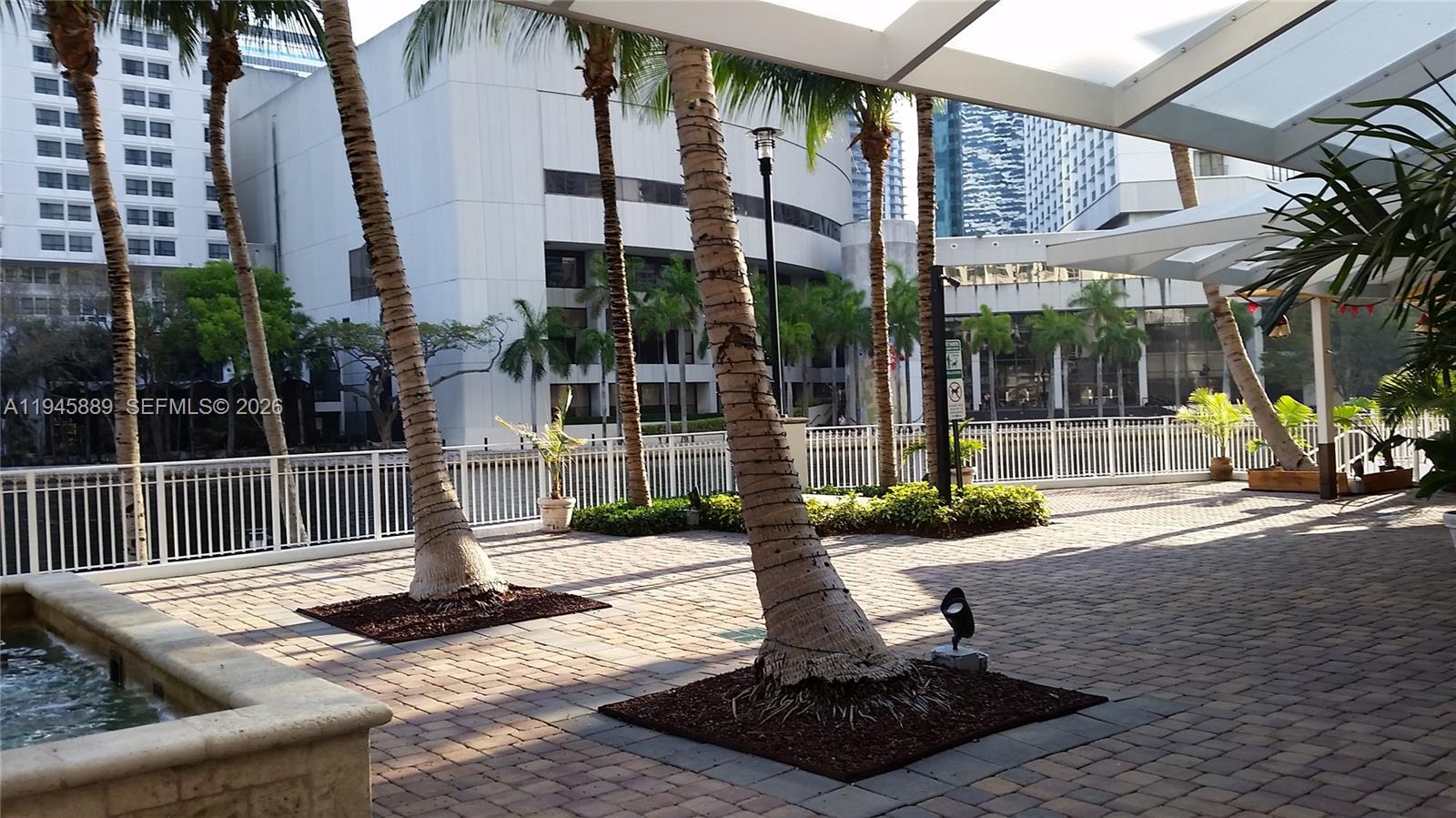 31 SE 5th St #2711, Miami FL 33131