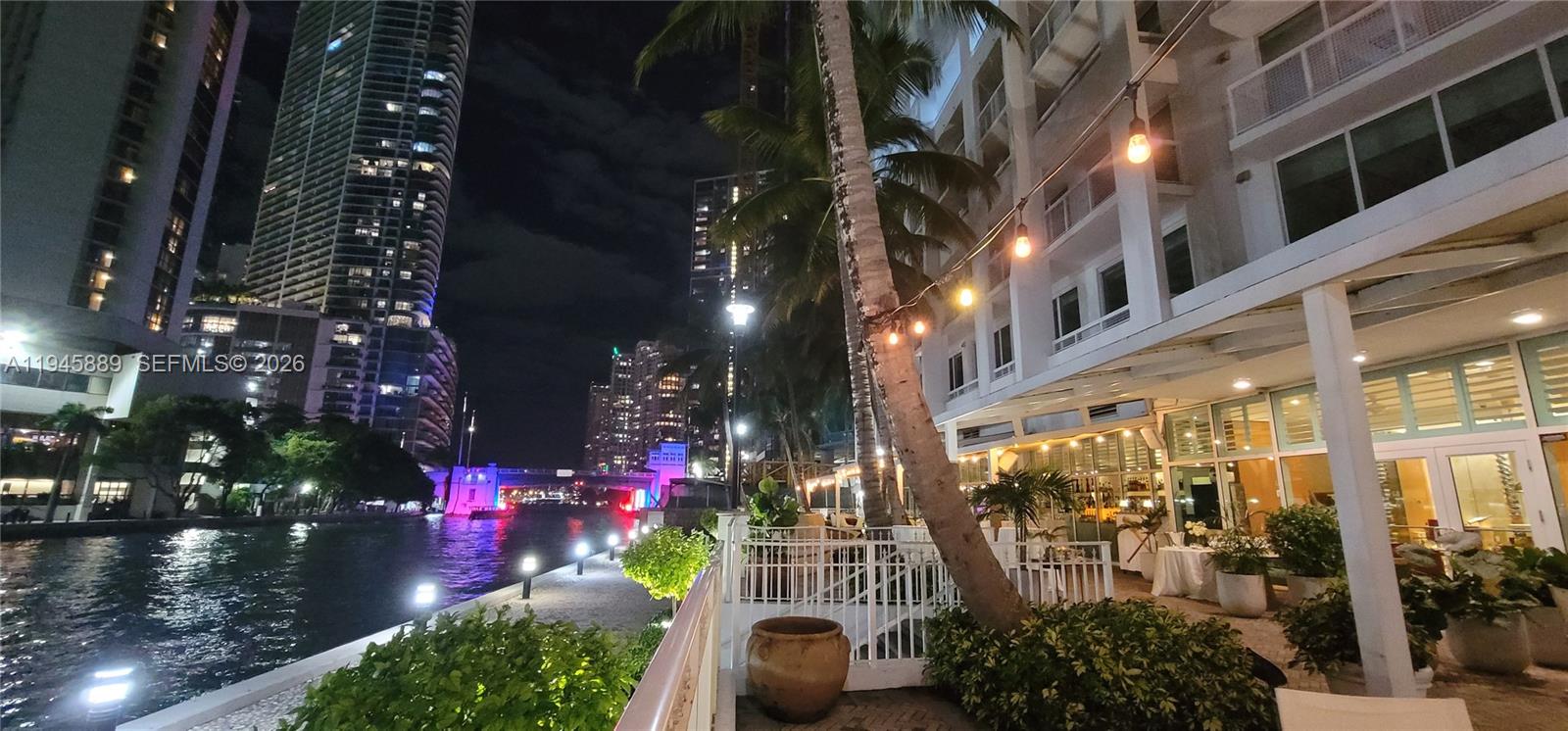 31 SE 5th St #2711, Miami FL 33131