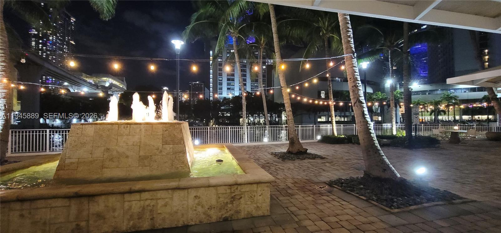 31 SE 5th St #2711, Miami FL 33131
