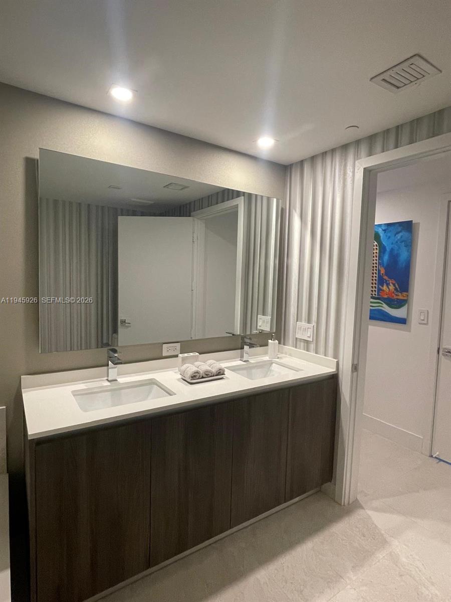 488 NE 18th St #1715, Miami FL 33132