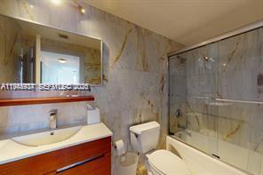 185 SE 14th Ter #1605, Miami FL 33131