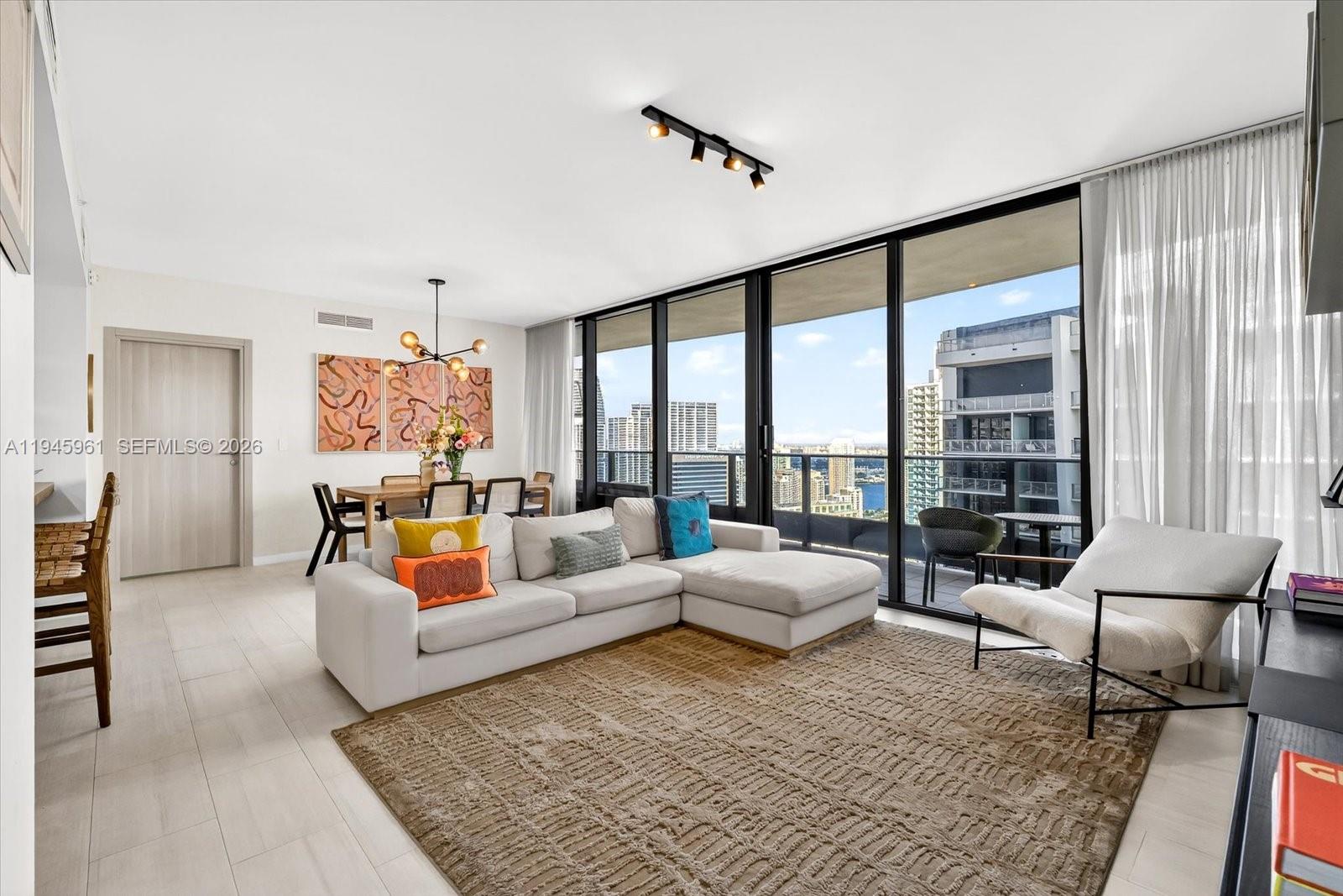 1000 Brickell Plaza #4809, Miami FL 33131