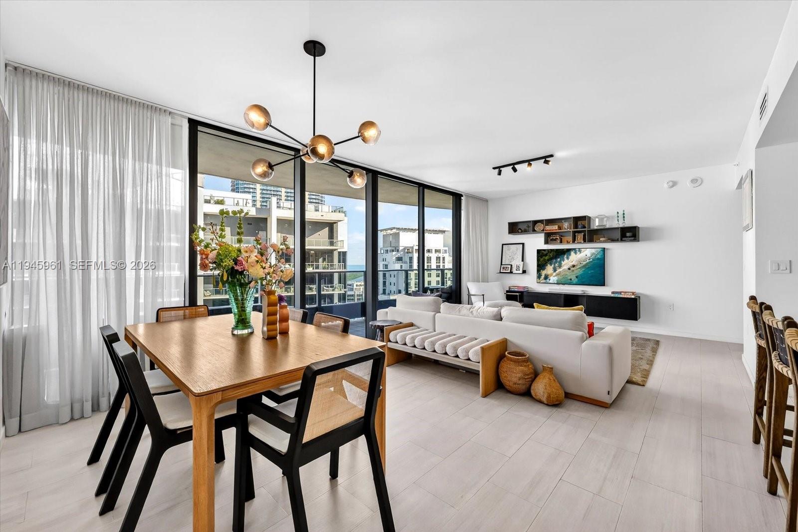 1000 Brickell Plaza #4809, Miami FL 33131