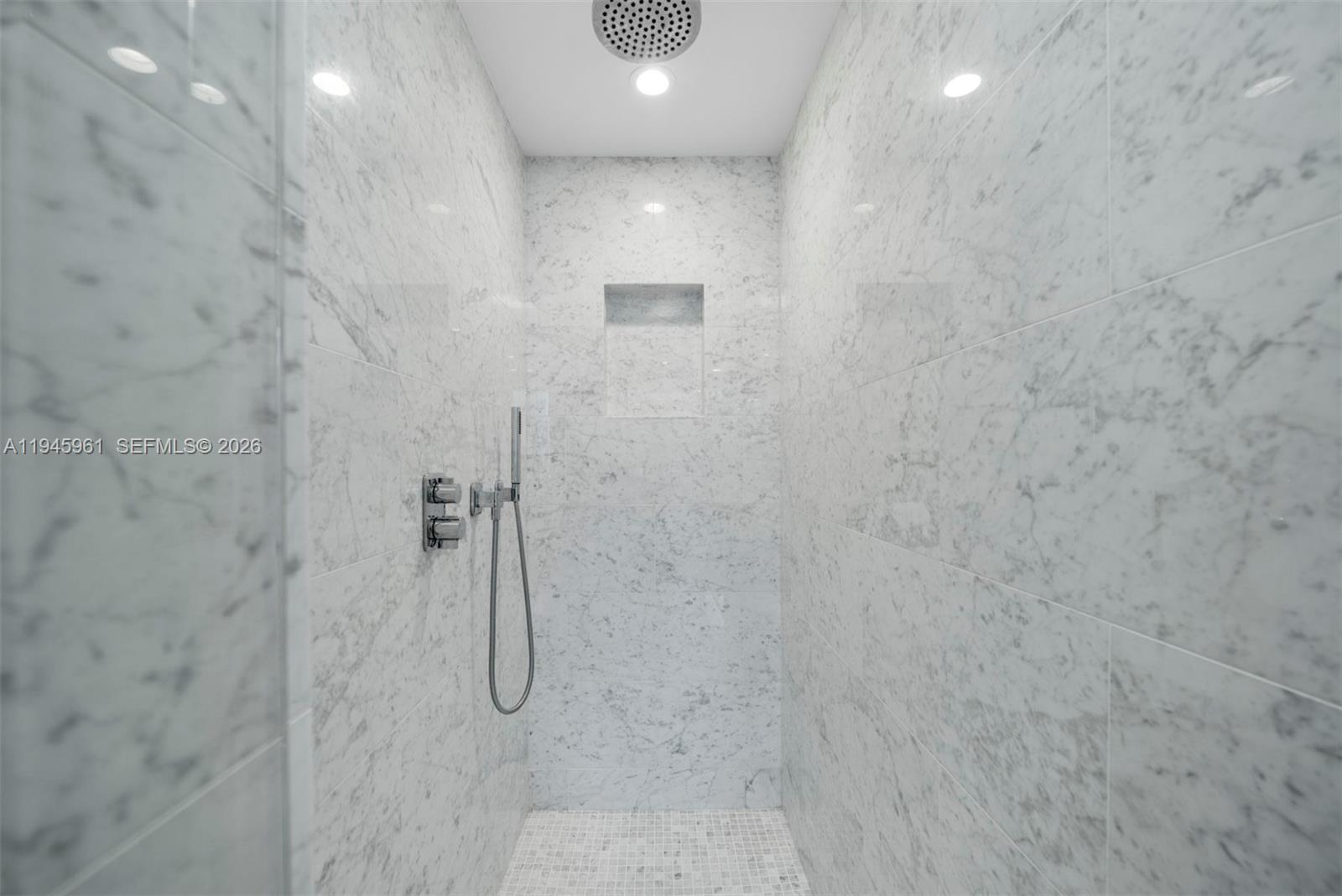 1000 Brickell Plaza #4809, Miami FL 33131