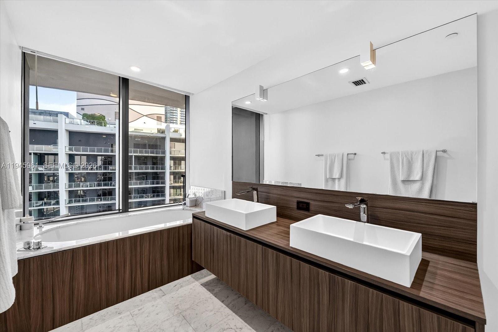 1000 Brickell Plaza #4809, Miami FL 33131