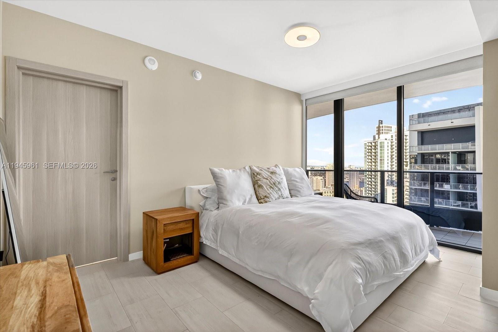 1000 Brickell Plaza #4809, Miami FL 33131