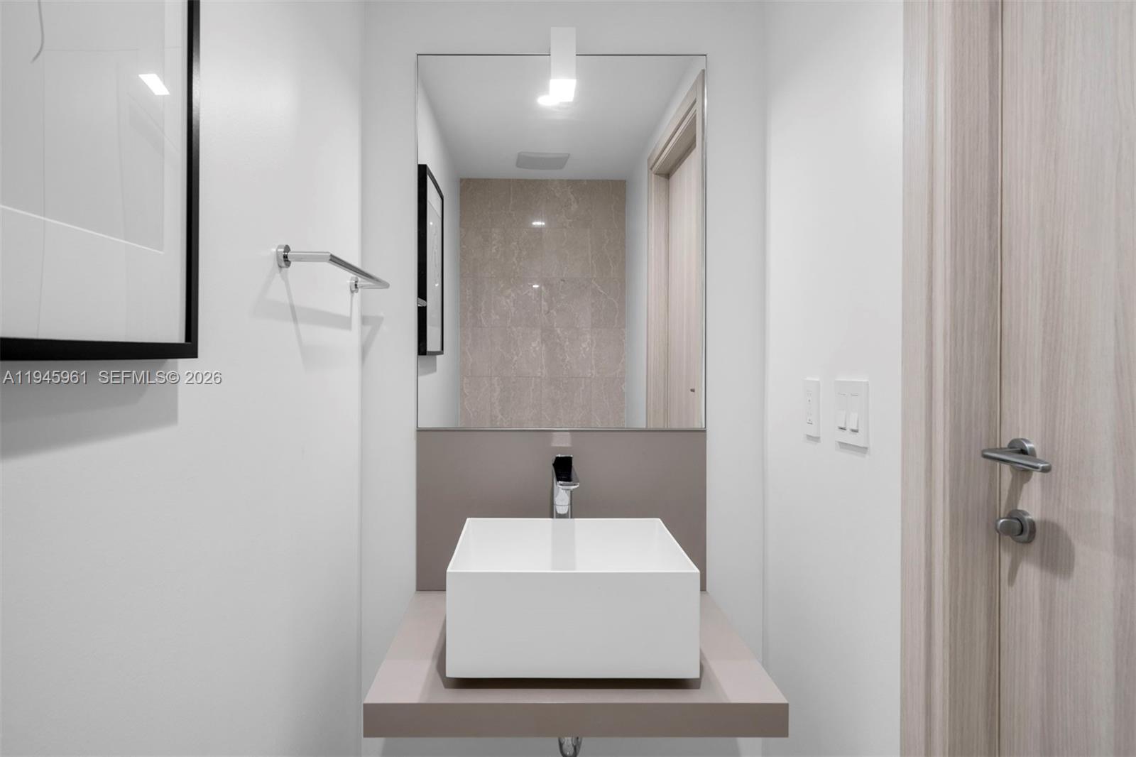 1000 Brickell Plaza #4809, Miami FL 33131