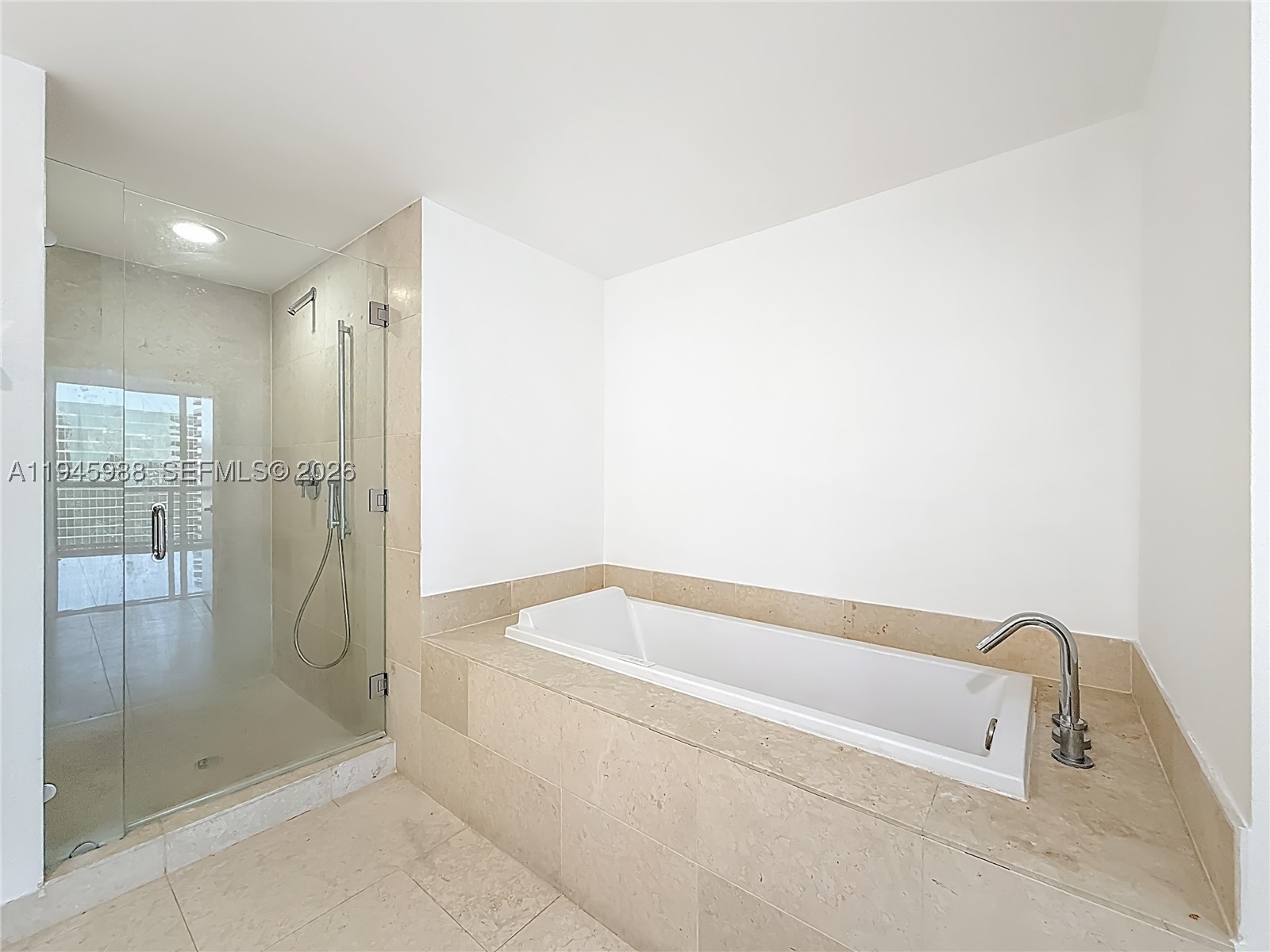475 Brickell Ave #4215, Miami FL 33131