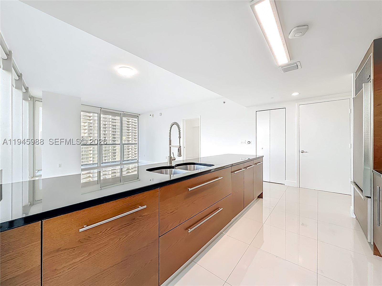 475 Brickell Ave #4215, Miami FL 33131