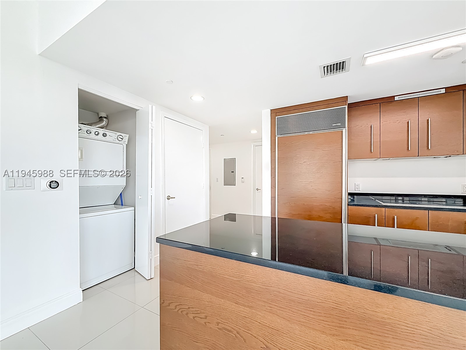 475 Brickell Ave #4215, Miami FL 33131