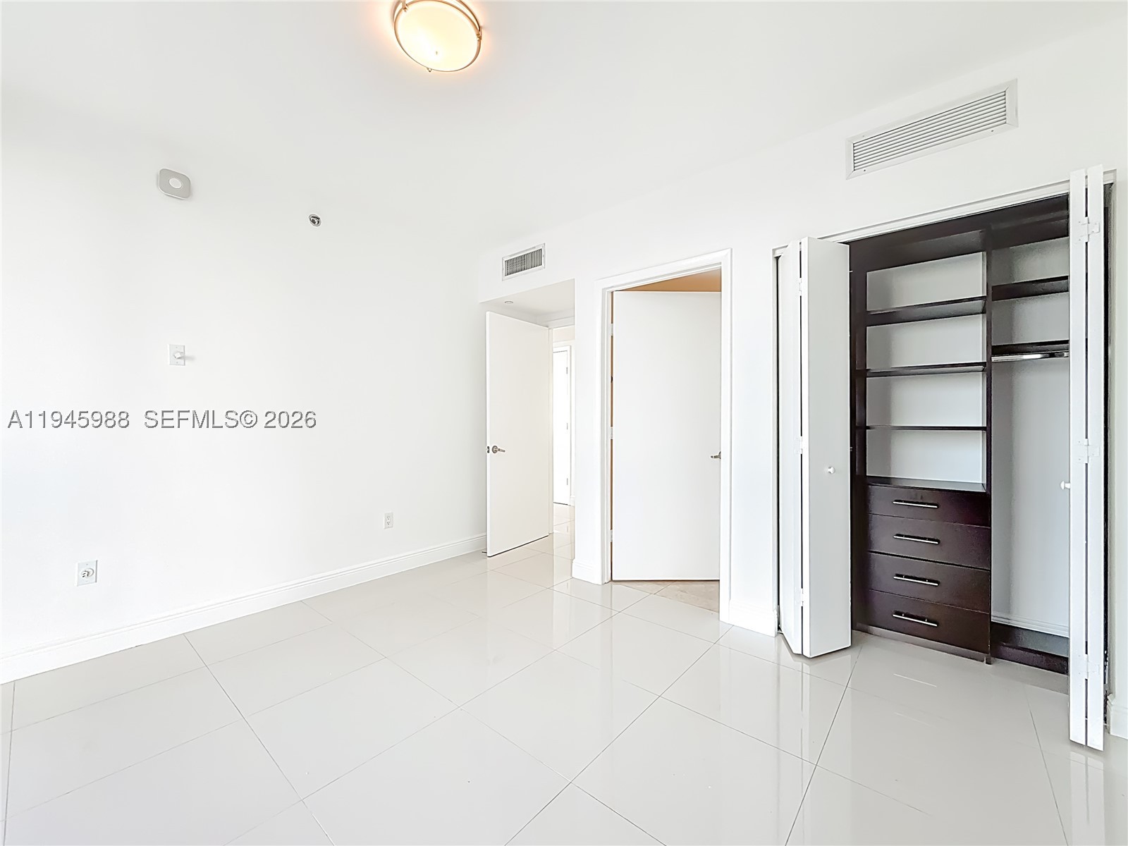 475 Brickell Ave #4215, Miami FL 33131