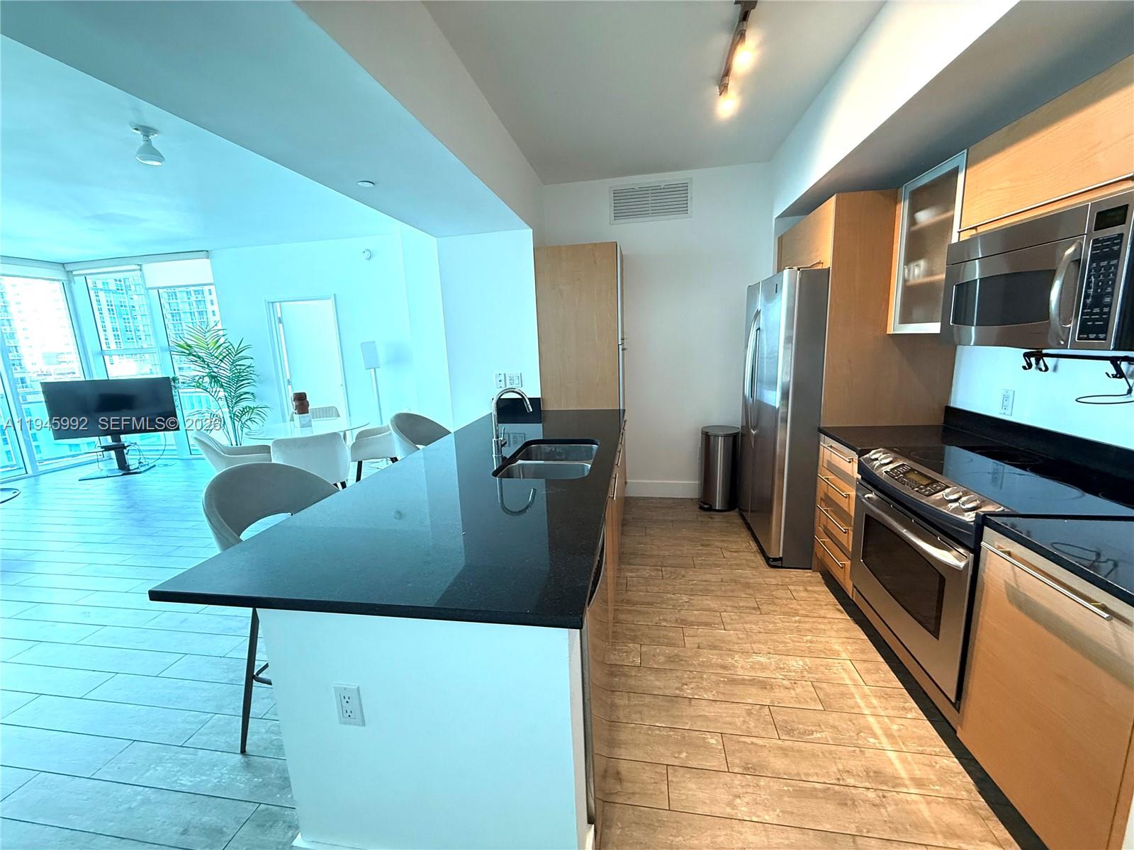 951 Brickell Ave #1511, Miami FL 33131