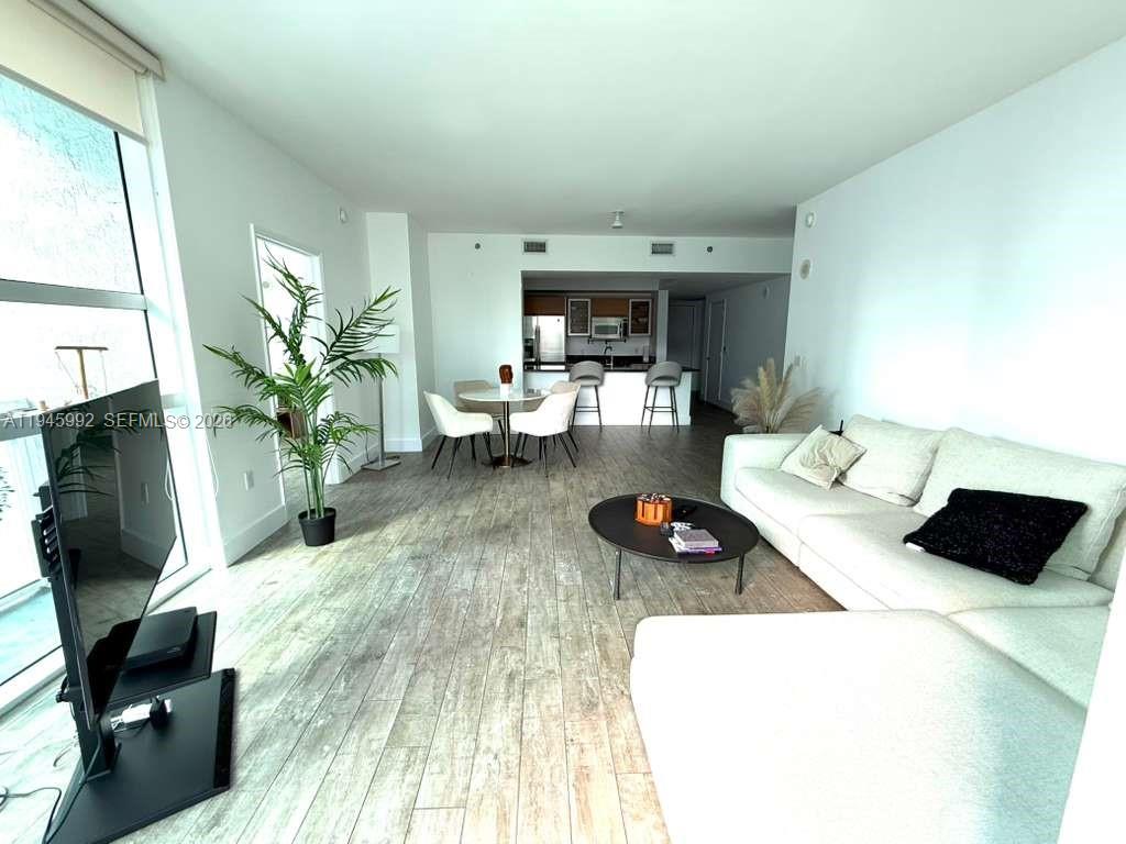 951 Brickell Ave #1511, Miami FL 33131