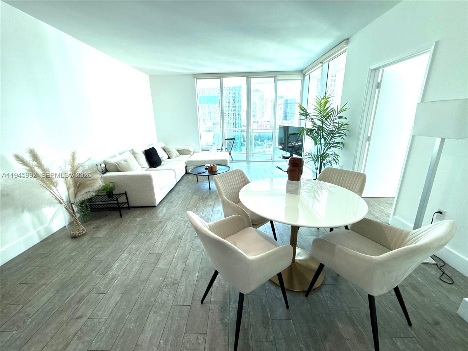 951 Brickell Ave #1511, Miami FL 33131