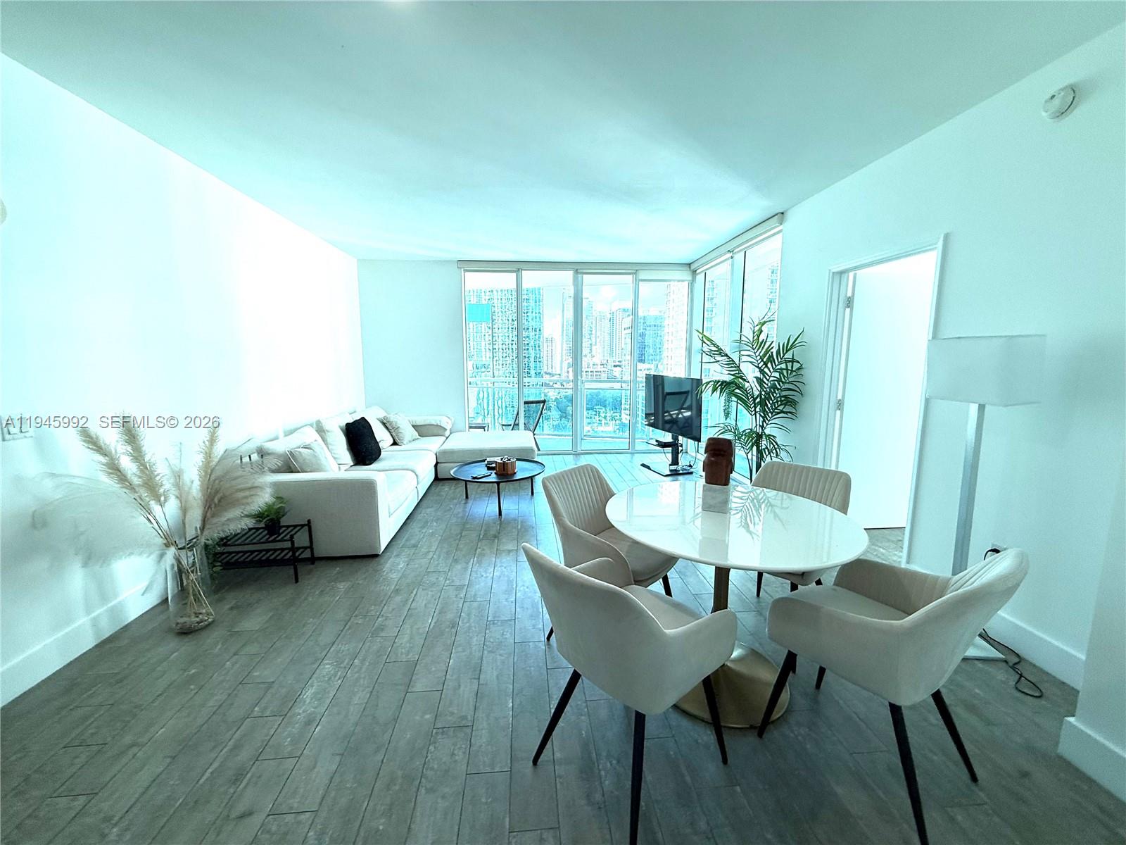 951 Brickell Ave #1511, Miami FL 33131