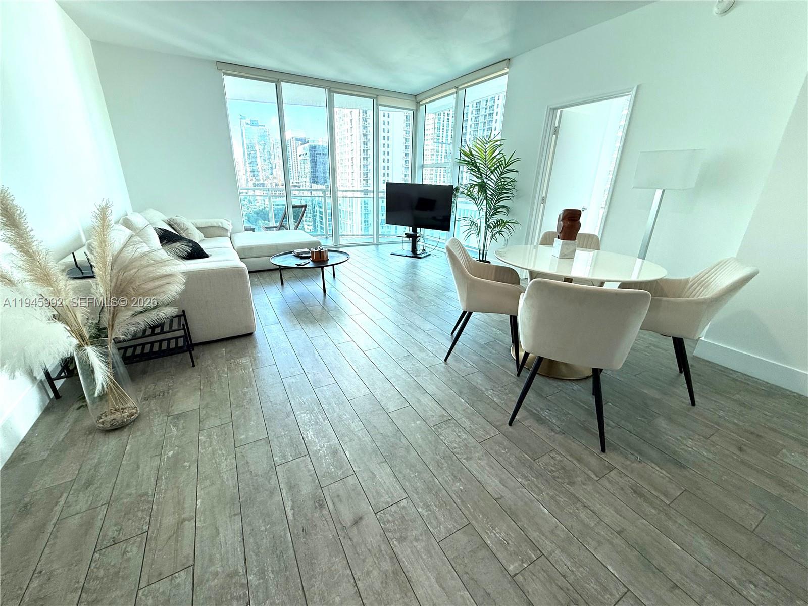 951 Brickell Ave #1511, Miami FL 33131