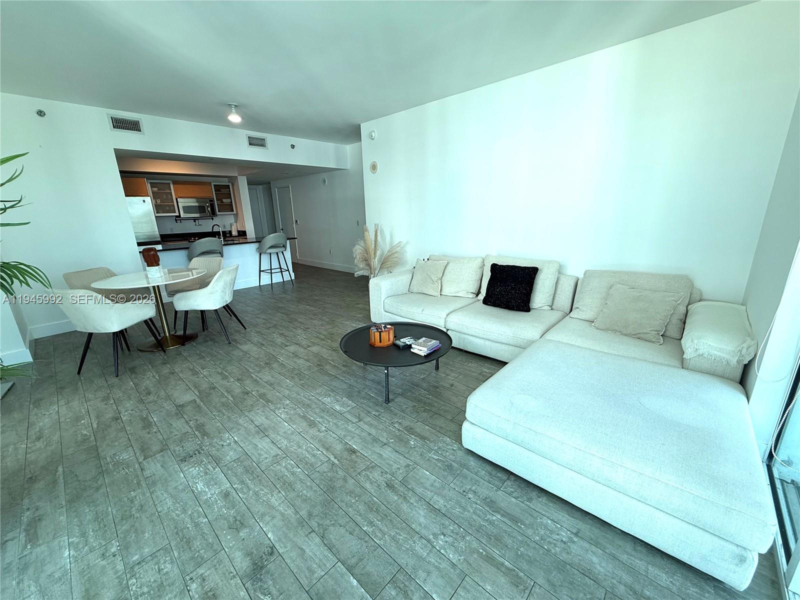 951 Brickell Ave #1511, Miami FL 33131