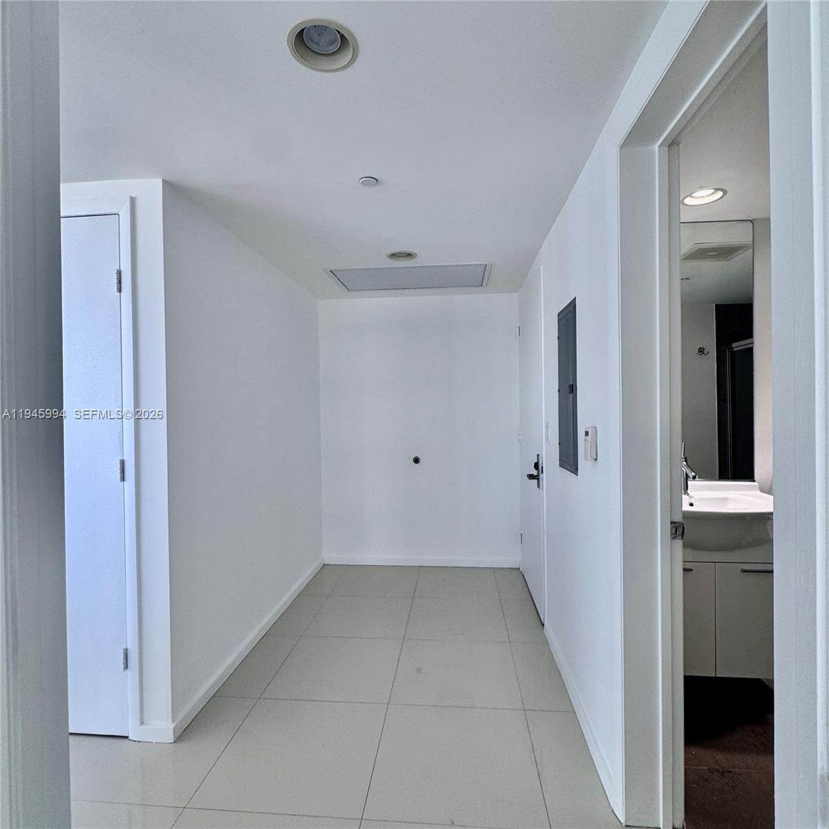 475 Brickell Ave #4415, Miami FL 33131