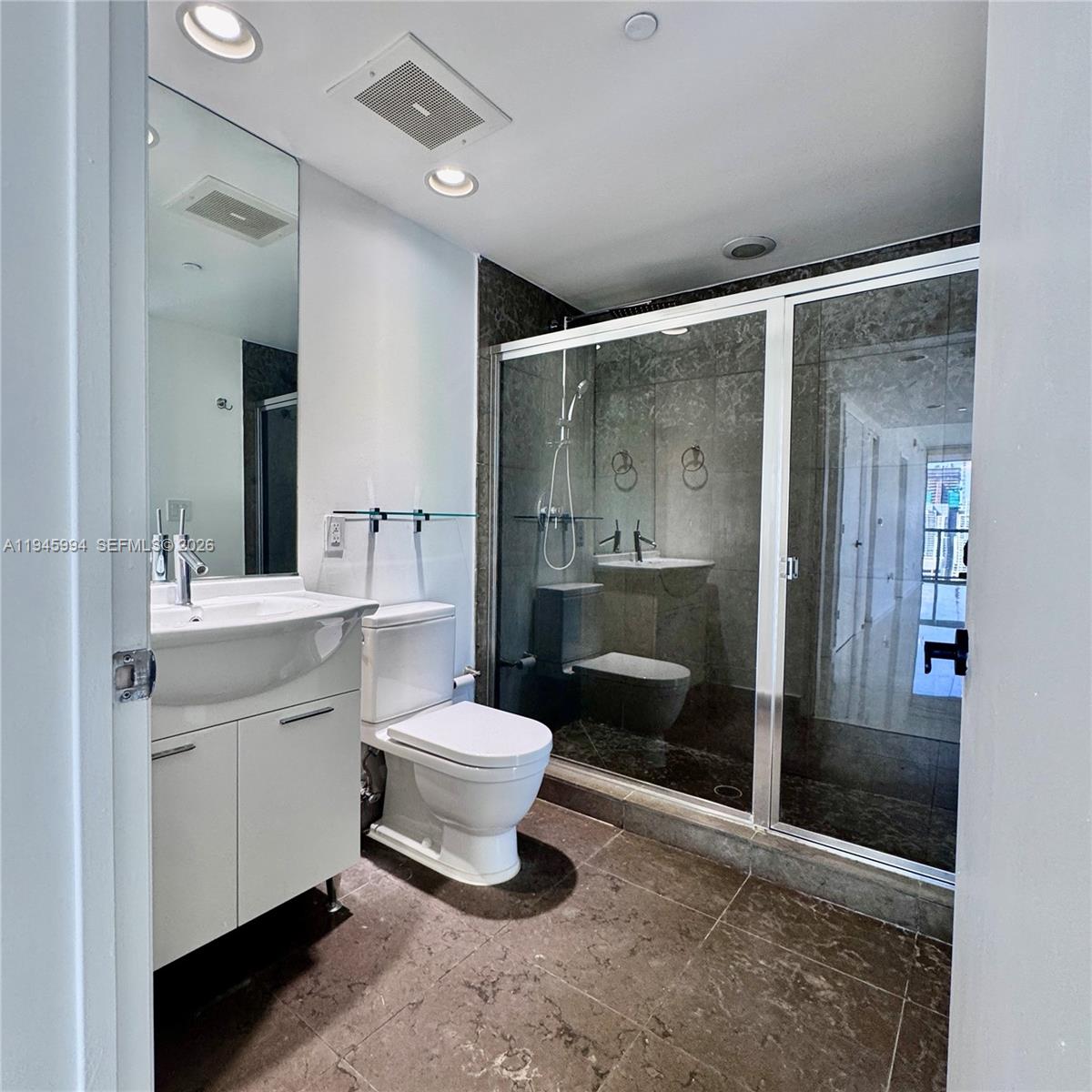 475 Brickell Ave #4415, Miami FL 33131