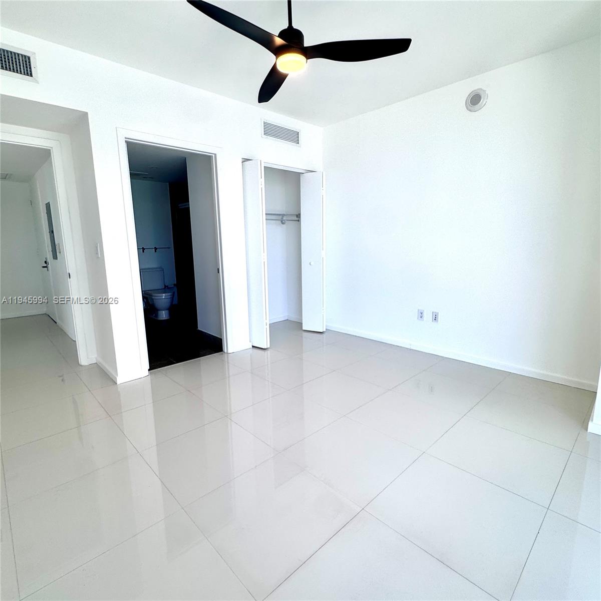 475 Brickell Ave #4415, Miami FL 33131