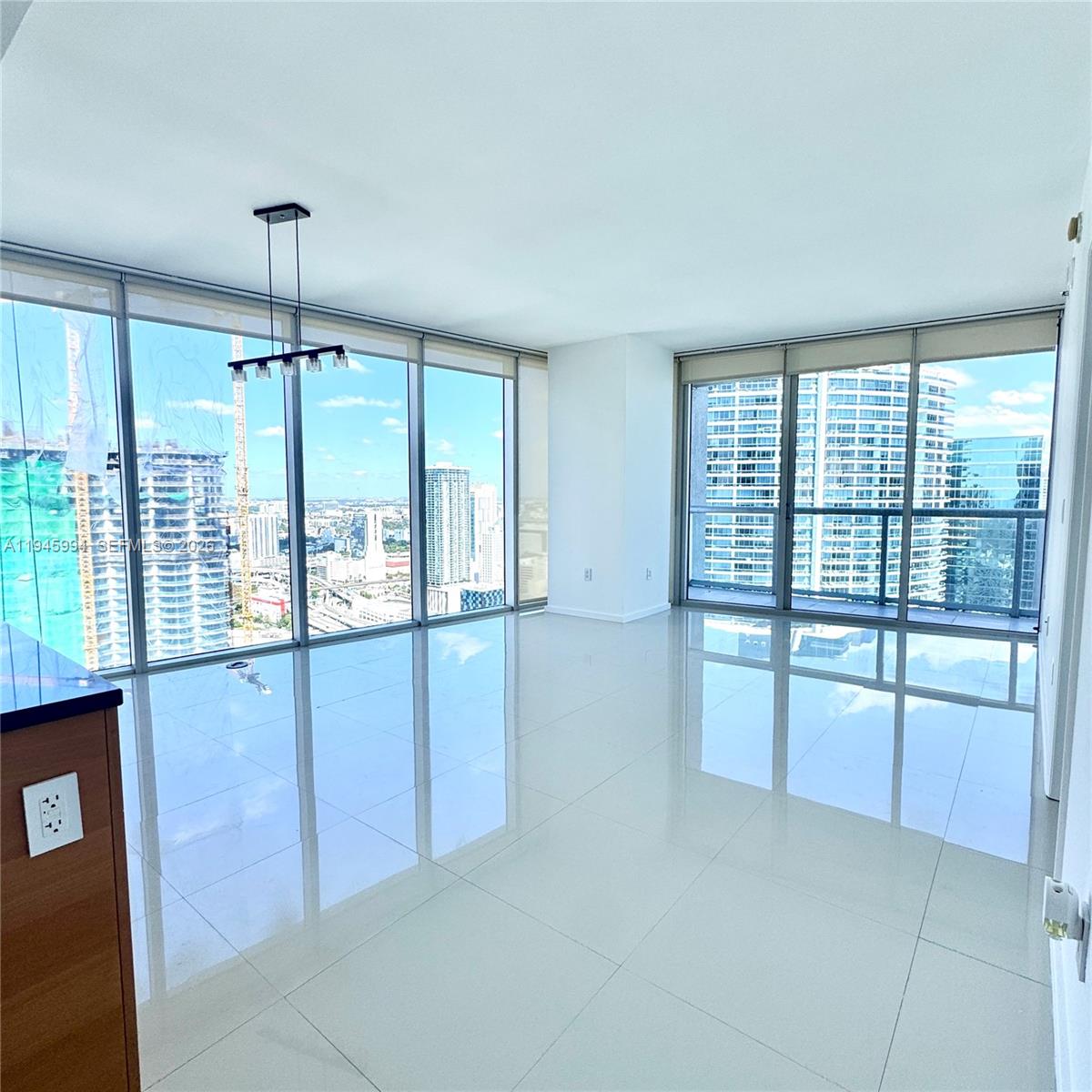 475 Brickell Ave #4415, Miami FL 33131