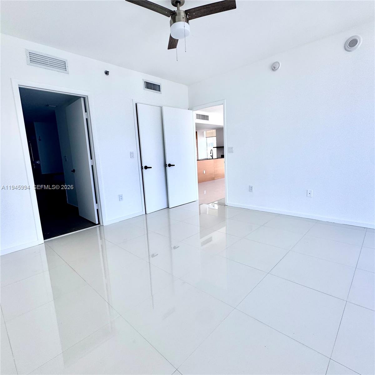 475 Brickell Ave #4415, Miami FL 33131