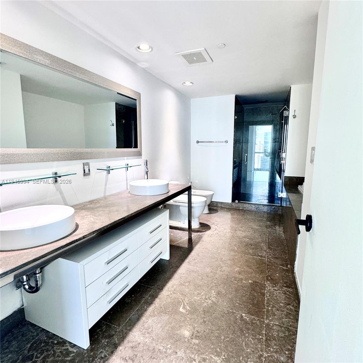 475 Brickell Ave #4415, Miami FL 33131