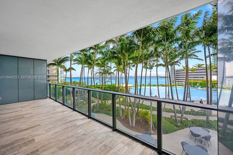 650 NE 32nd St #602, Miami FL 33137