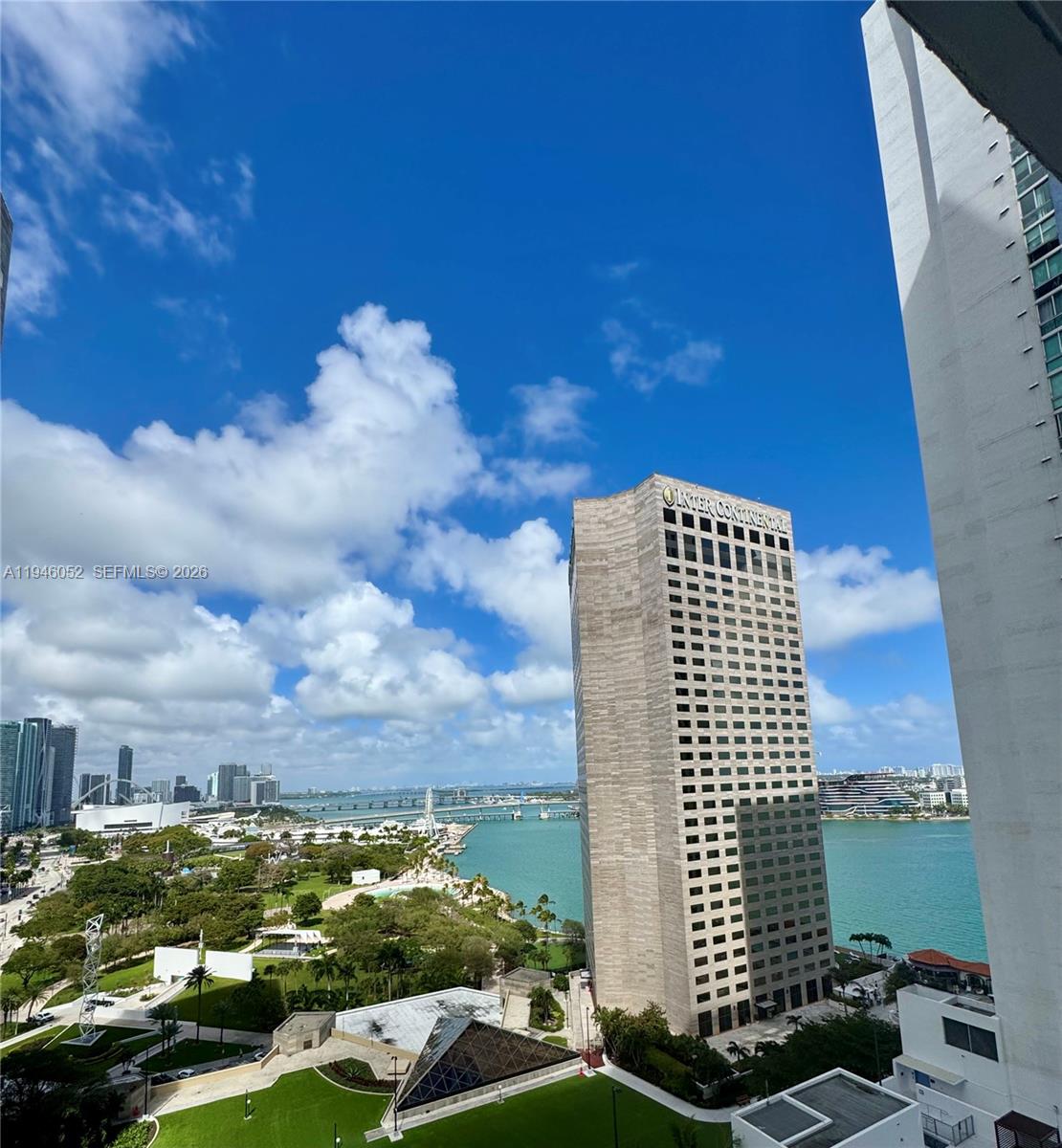 325 S Biscayne Blvd #2120, Miami FL 33131