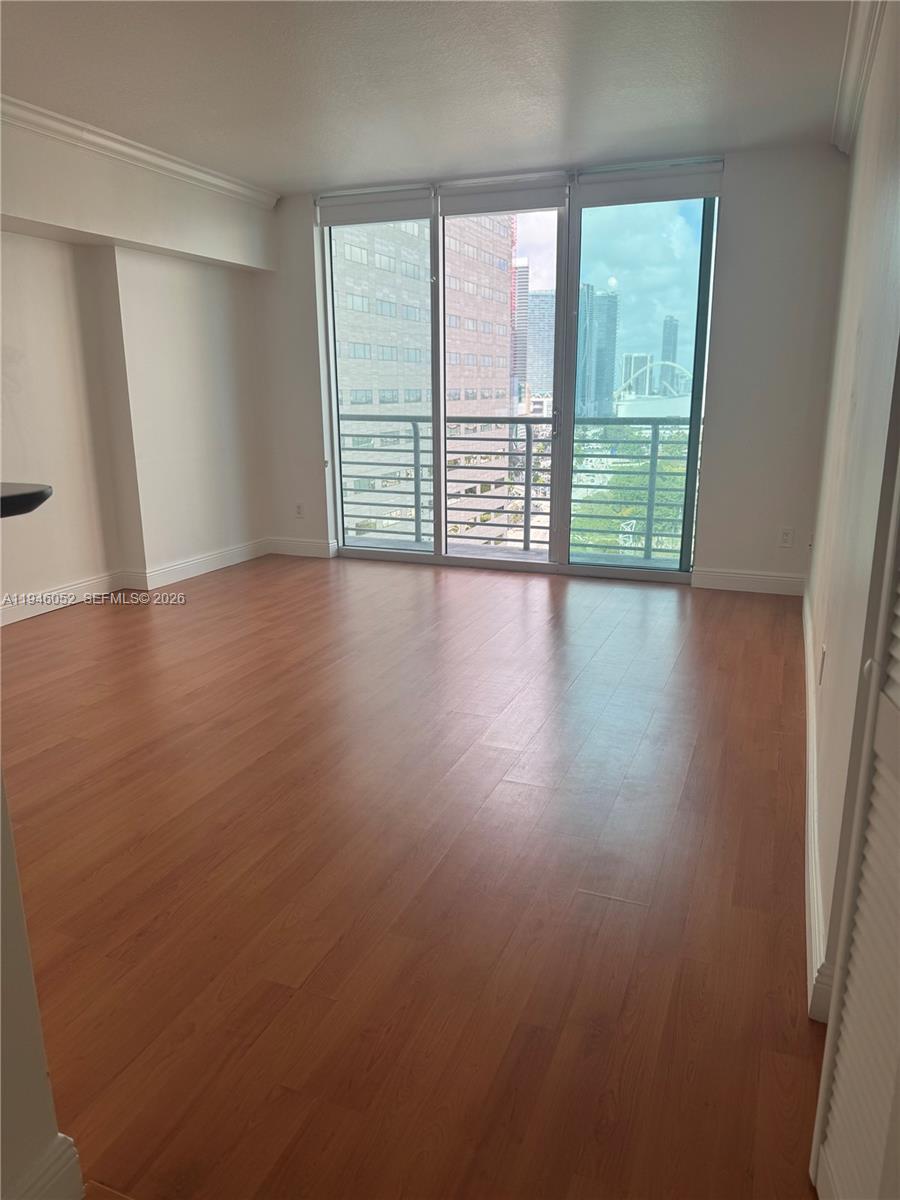 325 S Biscayne Blvd #2120, Miami FL 33131