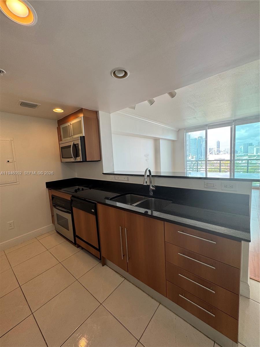 325 S Biscayne Blvd #2120, Miami FL 33131