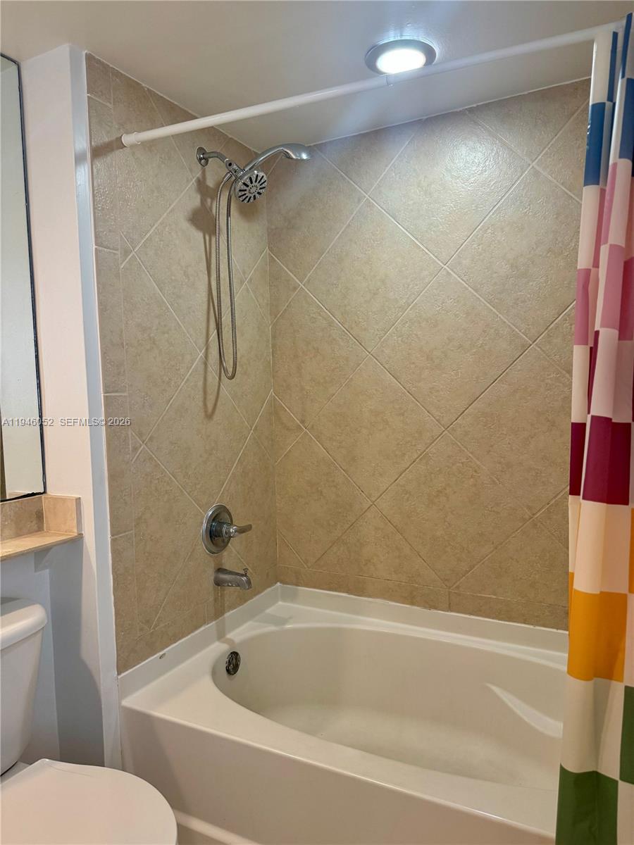 325 S Biscayne Blvd #2120, Miami FL 33131