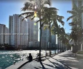 325 S Biscayne Blvd #2120, Miami FL 33131