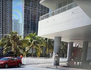 325 S Biscayne Blvd #2120, Miami FL 33131